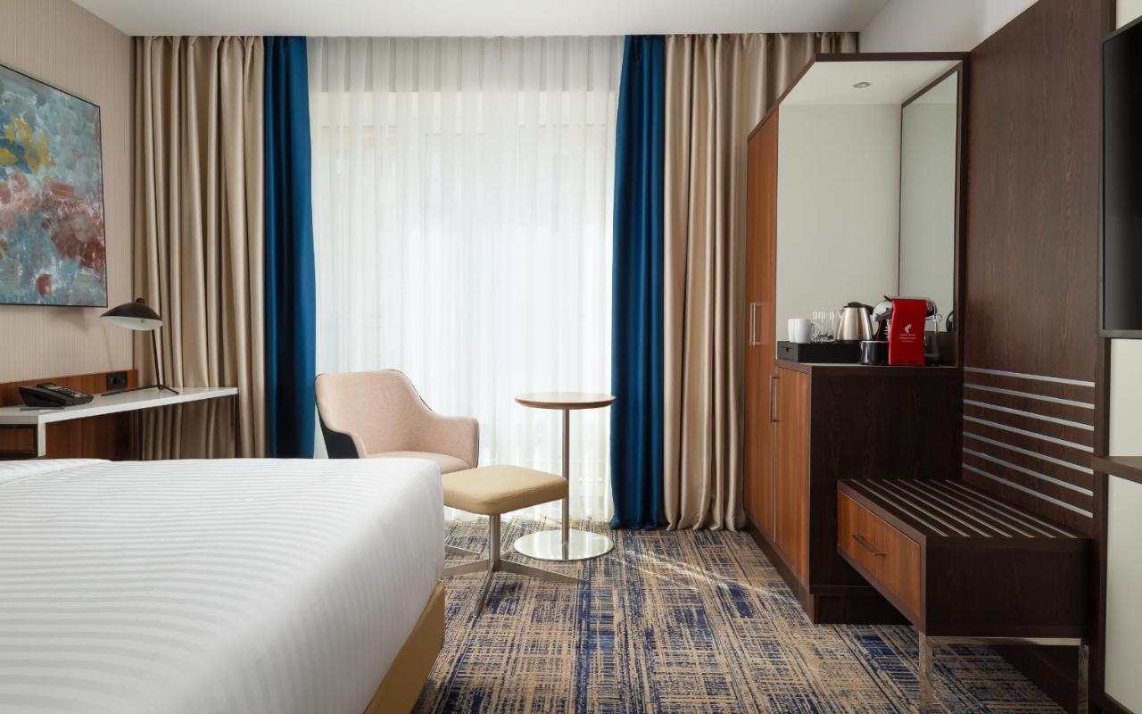 Hotel Courtyard By Marriott Tashkent Esterno foto
