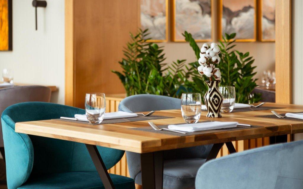 Hotel Courtyard By Marriott Tashkent Esterno foto
