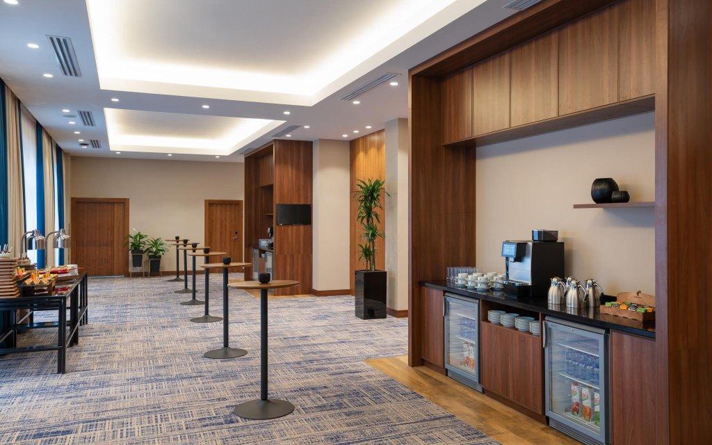 Hotel Courtyard By Marriott Tashkent Esterno foto