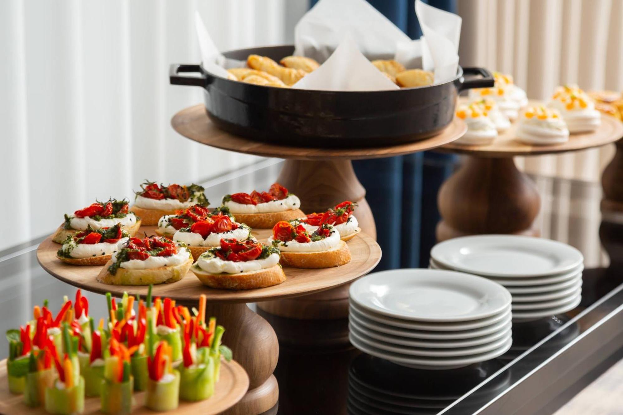 Hotel Courtyard By Marriott Tashkent Esterno foto