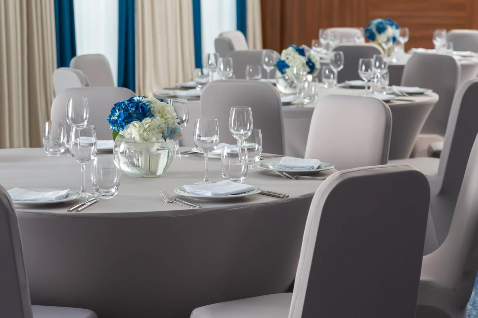 Hotel Courtyard By Marriott Tashkent Esterno foto