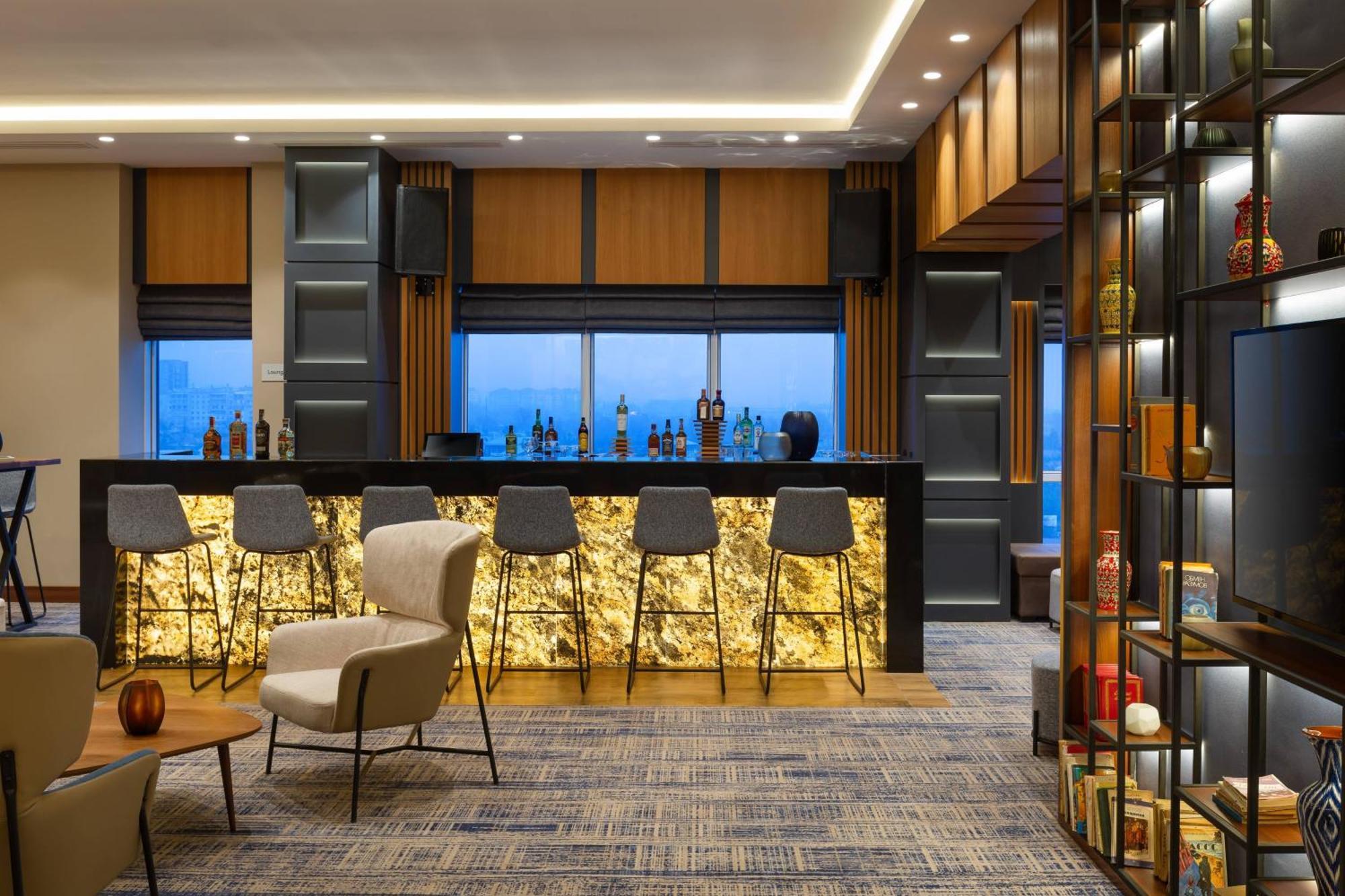 Hotel Courtyard By Marriott Tashkent Esterno foto