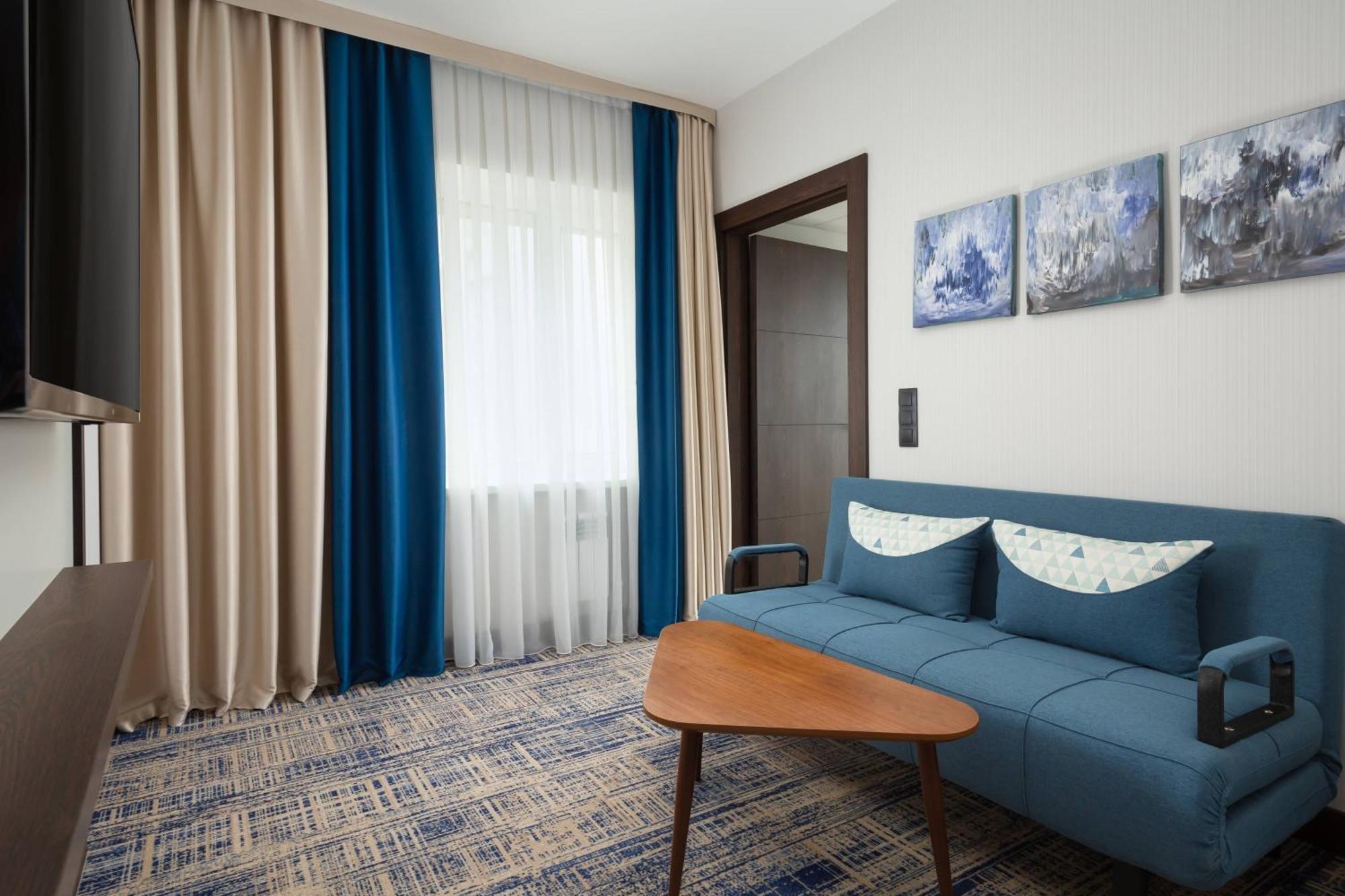Hotel Courtyard By Marriott Tashkent Esterno foto