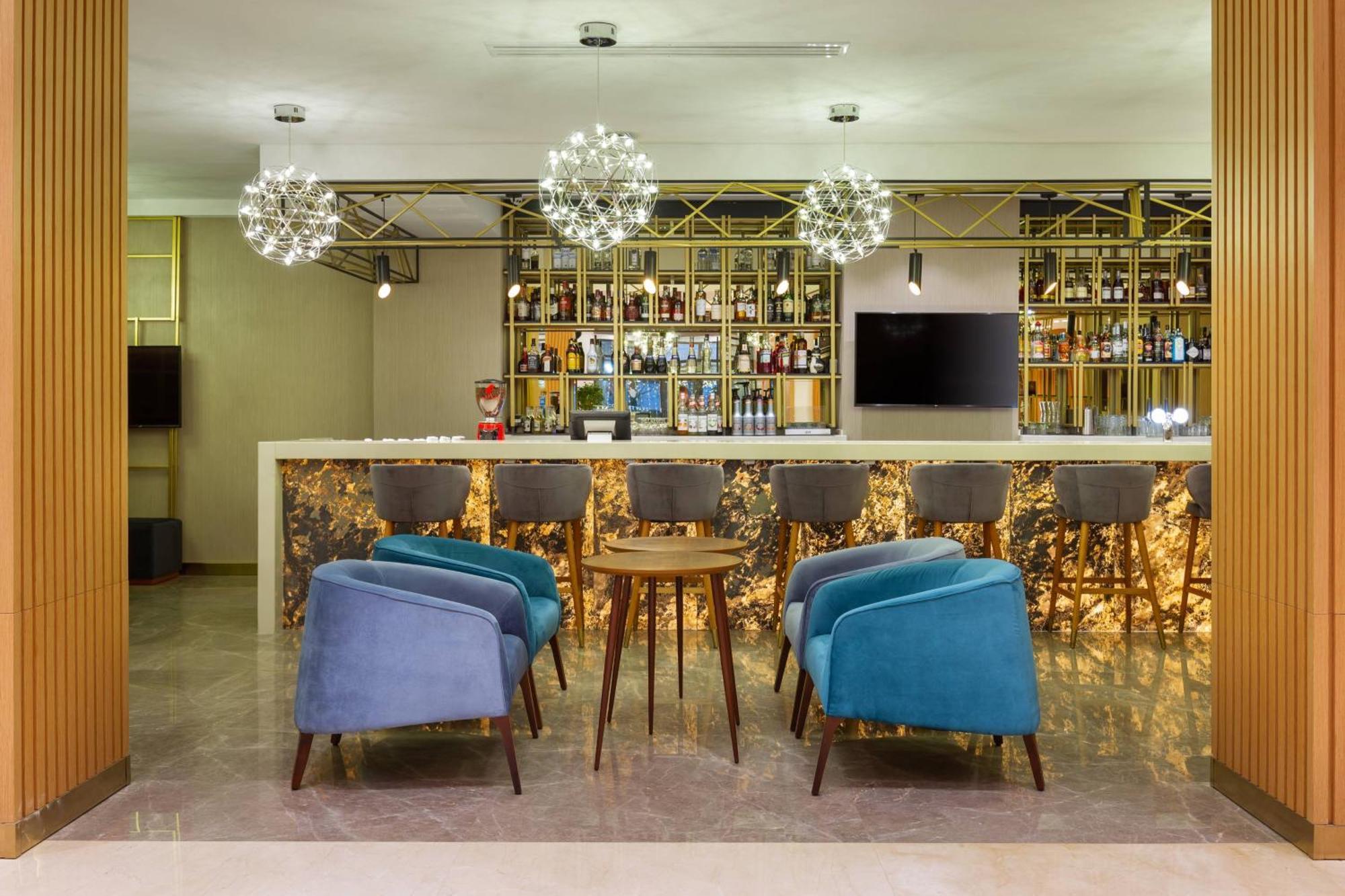 Hotel Courtyard By Marriott Tashkent Esterno foto