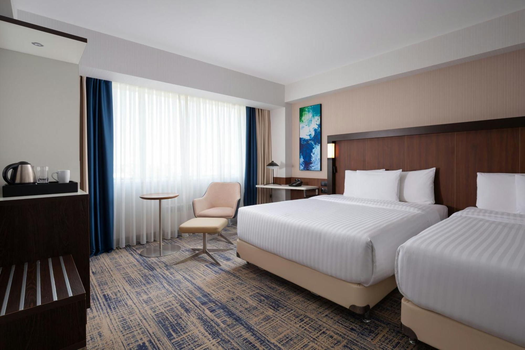 Hotel Courtyard By Marriott Tashkent Esterno foto