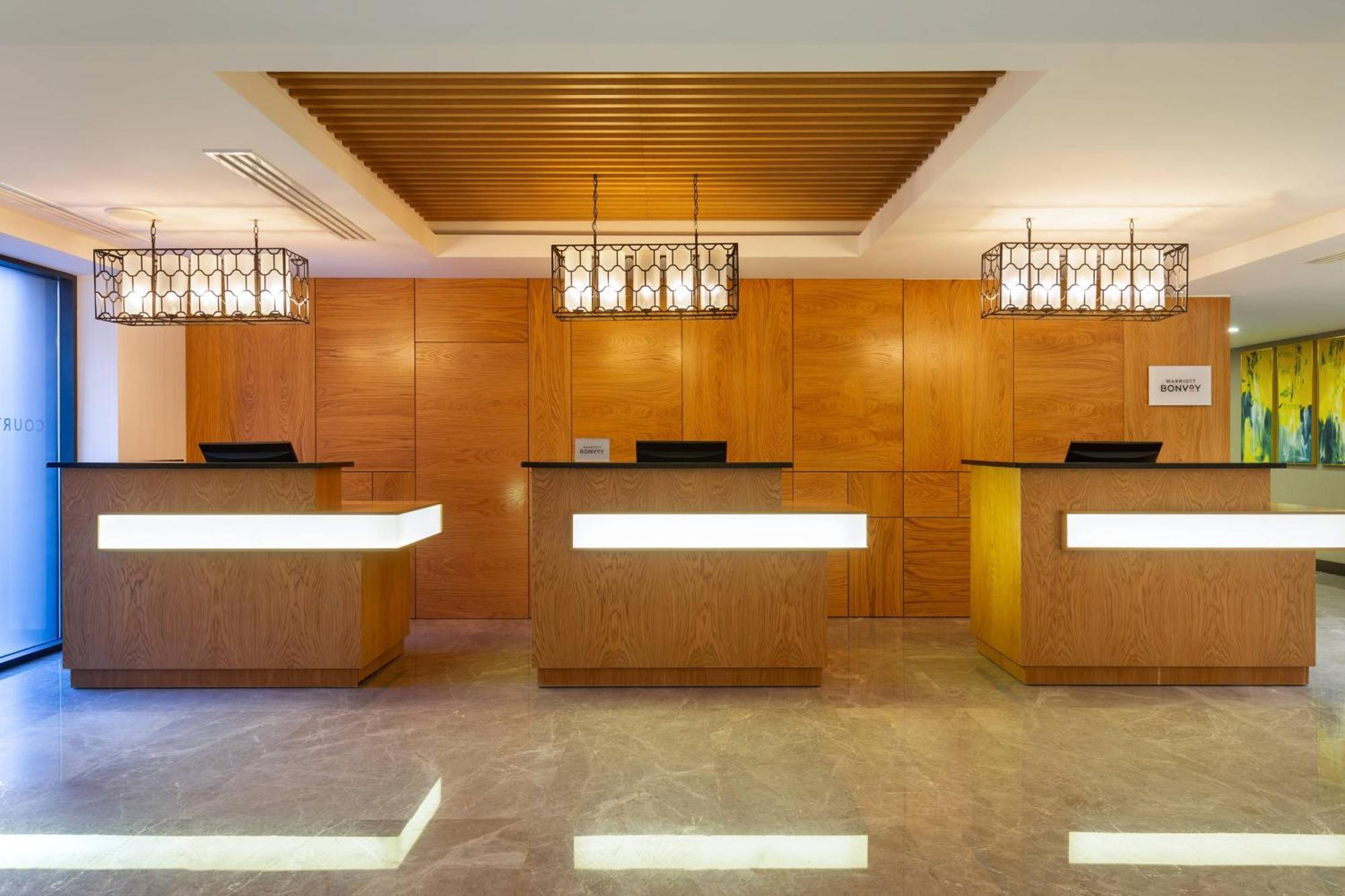 Hotel Courtyard By Marriott Tashkent Esterno foto